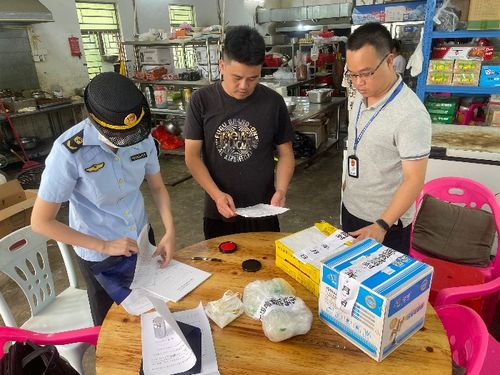 惠东县市场监管局多措并举规范沿海旅游市场食品经营秩序